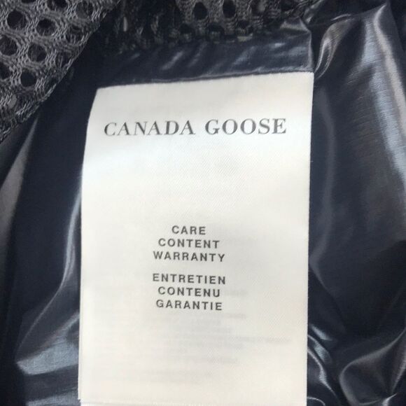 Canada Goose Black Puffer Jacket - Picture 13 of 15